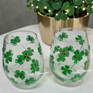 2pc St Patricks Day Rhinestone Lucky Clover Shamrock Stemless Wine Glass Set NEW